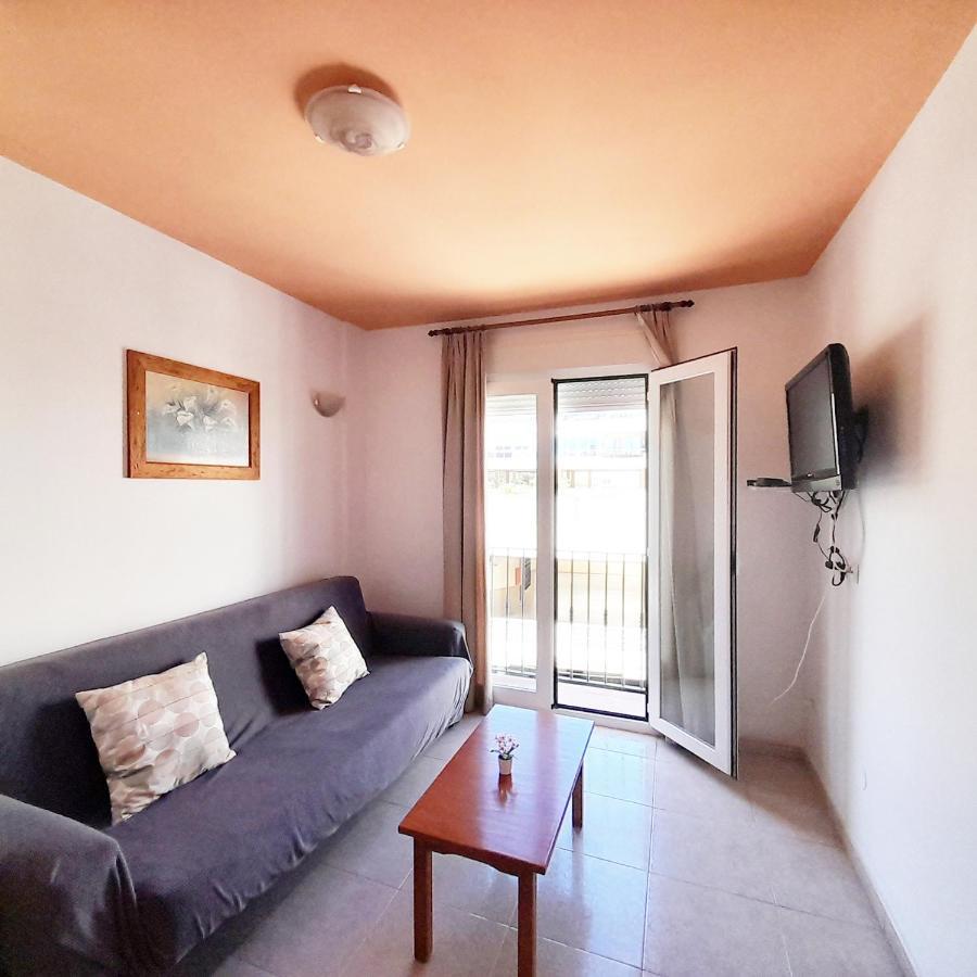 Apartamentos Vicenta Playa Carihuela Torremolinos Kültér fotó
