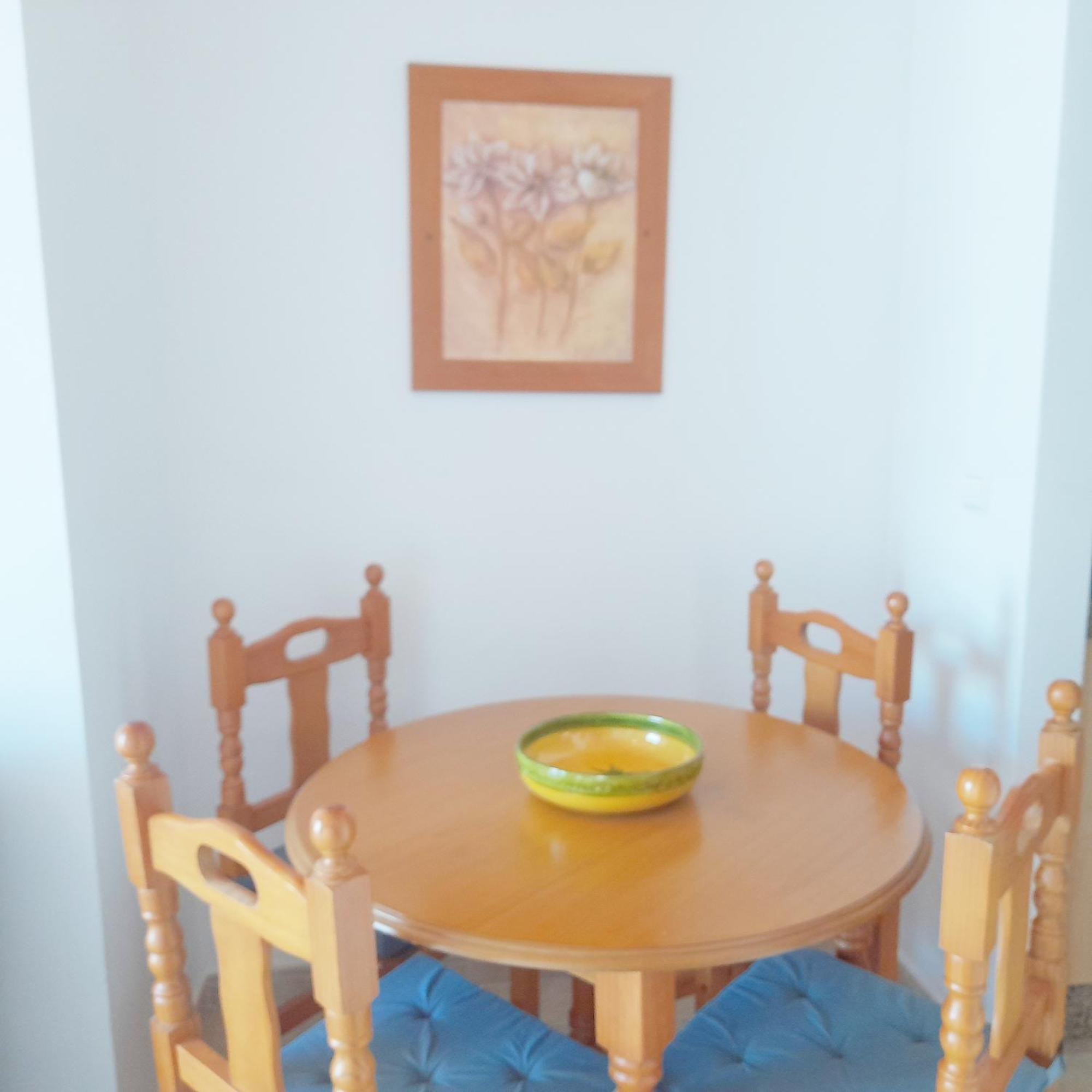 Apartamentos Vicenta Playa Carihuela Torremolinos Szoba fotó