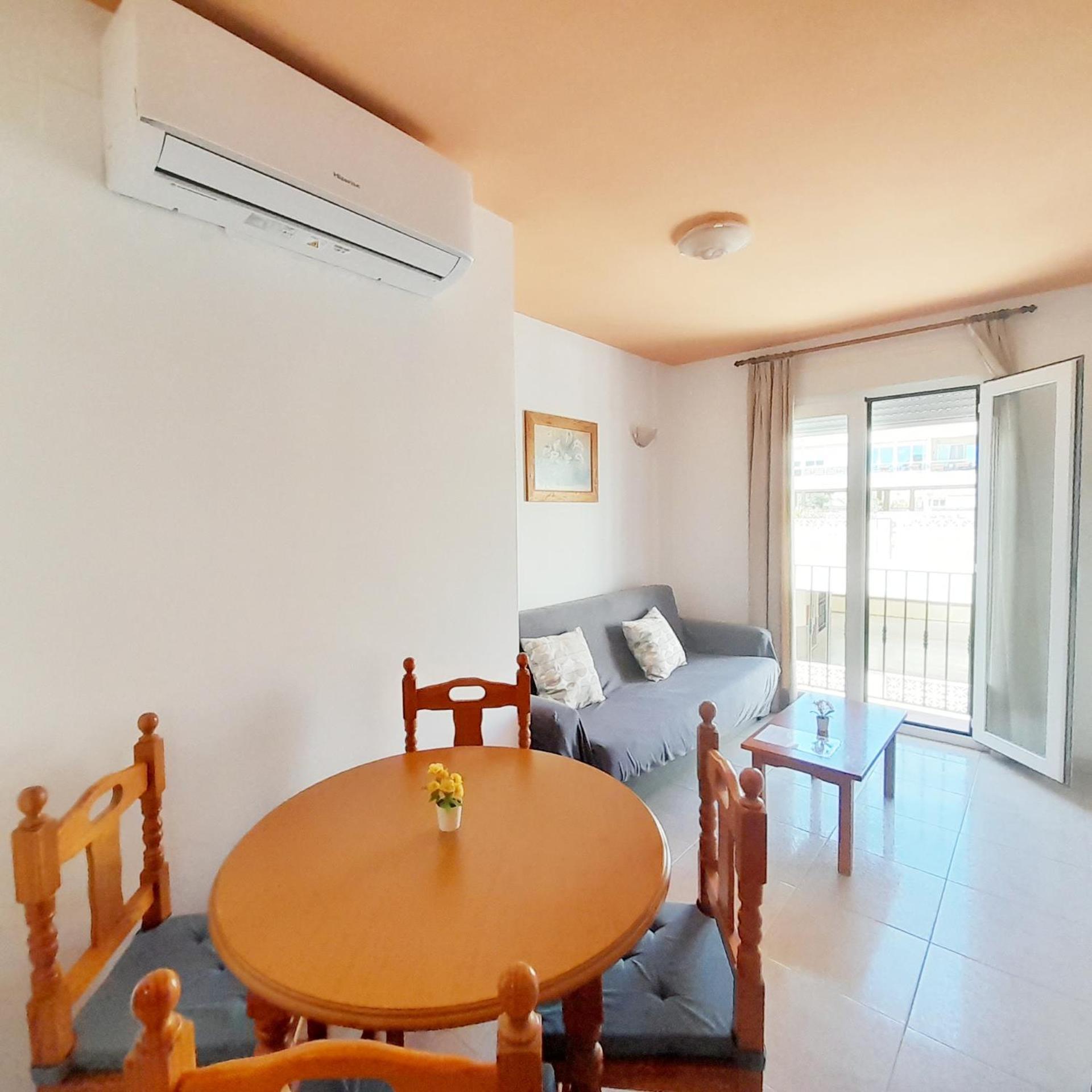 Apartamentos Vicenta Playa Carihuela Torremolinos Szoba fotó